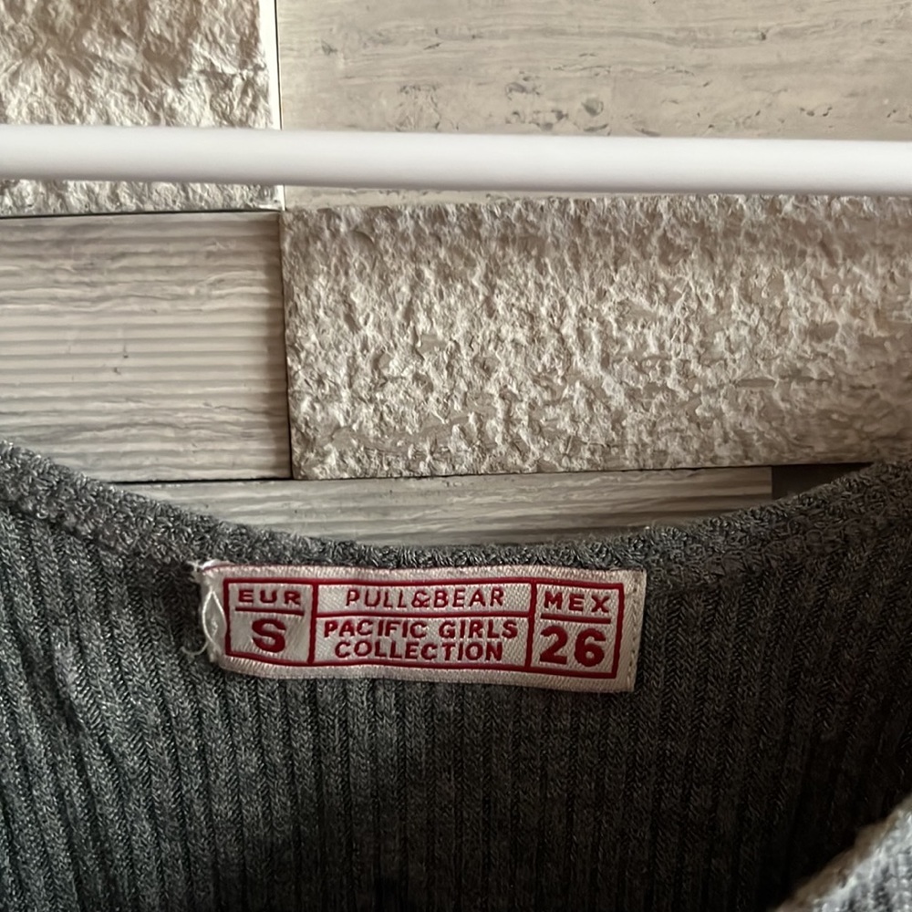 Pull & Bear Gray Crop Top - image 2